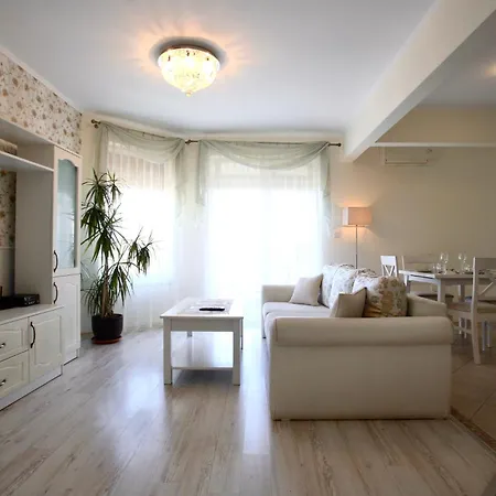 Livia Boutique Aparthotel 2*