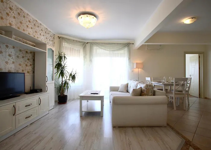 Livia Boutique Aparthotel 4*