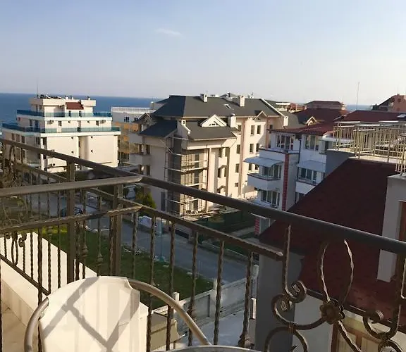 Livia Boutique Aparthotel 4*