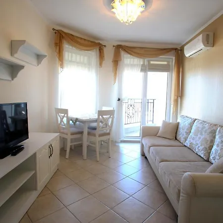 Livia Boutique 아파트호텔 4*