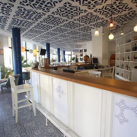 Livia Boutique רבדה